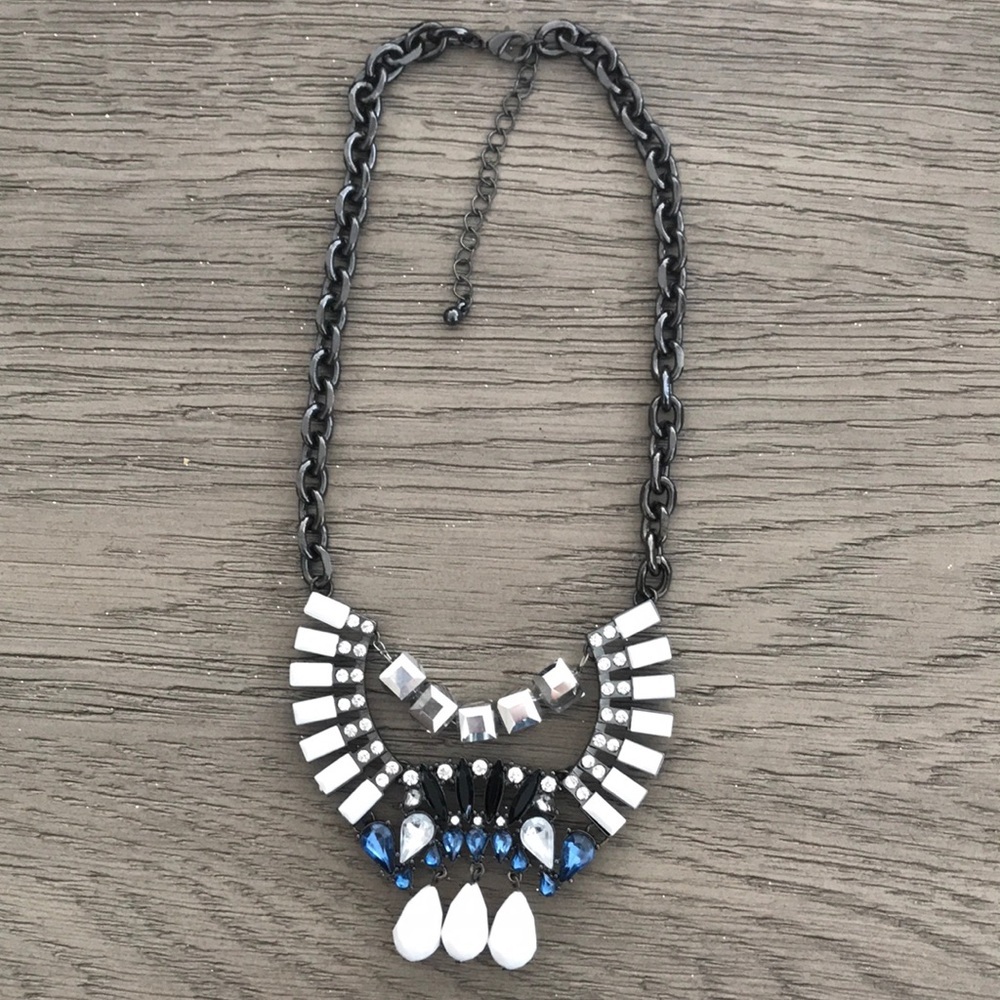 Jewled necklace
